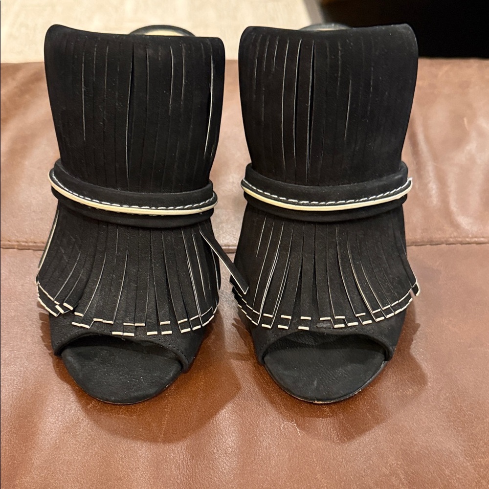 Chic Black Fringe Open-Toe Mules